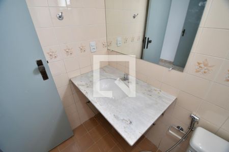 Banheiro de apartamento para alugar com 1 quarto, 42m² em Bosque, Campinas