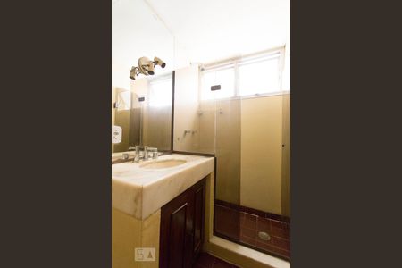 Banheiro da Suíte de apartamento para alugar com 3 quartos, 120m² em Icaraí, Niterói