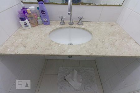 Banheiro de apartamento à venda com 3 quartos, 70m² em Vila Nair, São Paulo