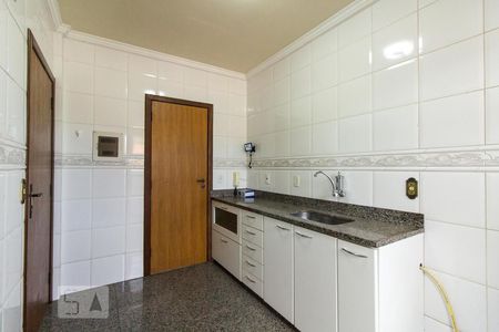 Cozinha de apartamento à venda com 3 quartos, 82m² em Itapoã, Belo Horizonte