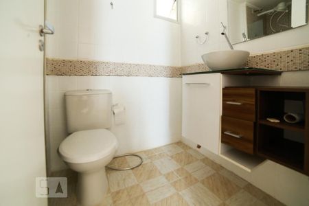 Banheiro de apartamento para alugar com 2 quartos, 64m² em Jardim Itapeva, São Paulo