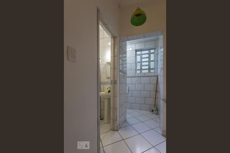 Banheiro de kitnet/studio para alugar com 1 quarto, 30m² em Santa Cecilia, São Paulo