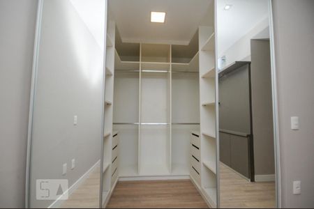 Closet Suíte 1 Master de apartamento para alugar com 4 quartos, 160m² em Camorim, Rio de Janeiro