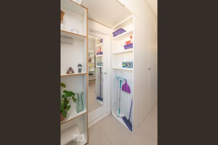 Entrada do banheiro de kitnet/studio à venda com 1 quarto, 30m² em Laranjeiras, Rio de Janeiro