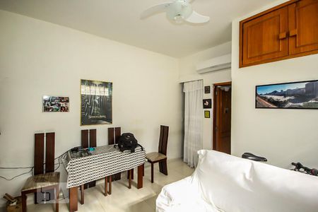 Sala de apartamento para alugar com 1 quarto, 48m² em Leme, Rio de Janeiro