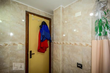 Banheiro de apartamento para alugar com 1 quarto, 48m² em Leme, Rio de Janeiro