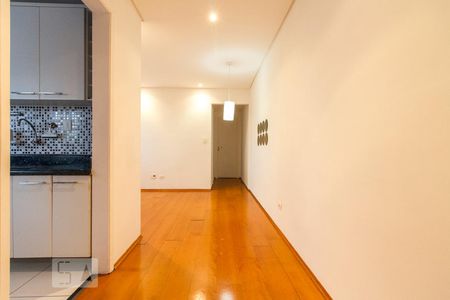 Acesso a Cozinha e Sala  de apartamento para alugar com 2 quartos, 55m² em Mooca, São Paulo