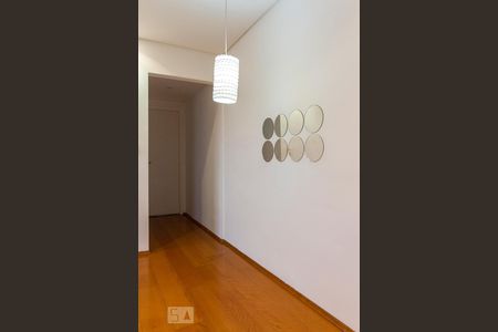 Lustre e Espelho da Sala  de apartamento para alugar com 2 quartos, 55m² em Mooca, São Paulo