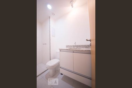 Banheiro de apartamento para alugar com 2 quartos, 61m² em Botafogo, Campinas