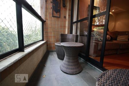 Varanda de apartamento à venda com 2 quartos, 63m² em Vila Andrade, São Paulo