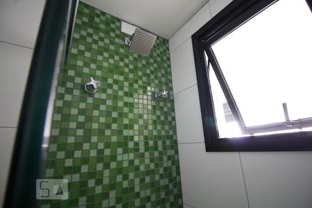Chuveiro de apartamento para alugar com 2 quartos, 70m² em Vila Suzana, São Paulo