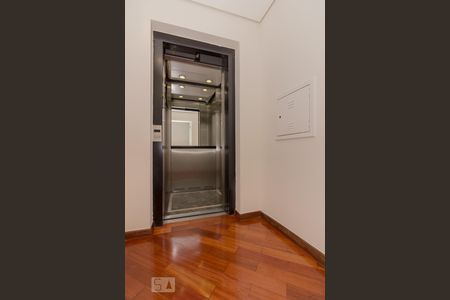 Hall entrada de apartamento para alugar com 4 quartos, 210m² em Alphaville Industrial, Barueri