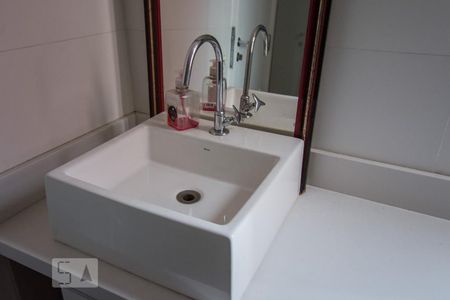 Banheiro de apartamento à venda com 3 quartos, 68m² em Baeta Neves, São Bernardo do Campo