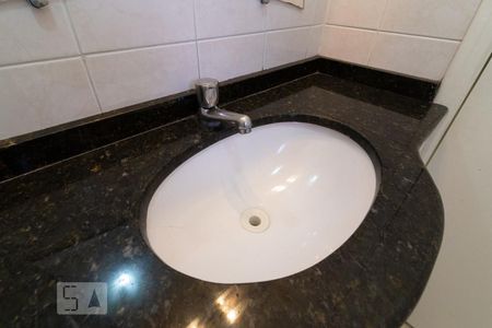 Banheiro de apartamento para alugar com 2 quartos, 60m² em Bosque da Saúde, São Paulo