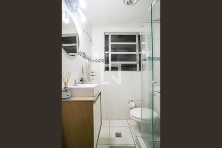 Banheiro de kitnet/studio para alugar com 1 quarto, 30m² em Centro, Niterói