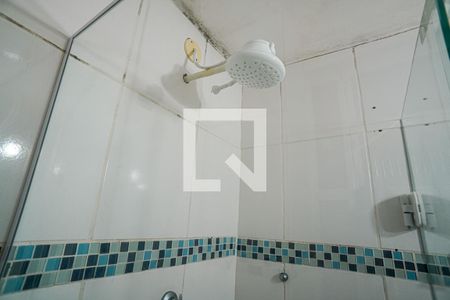 Banheiro de kitnet/studio para alugar com 1 quarto, 30m² em Centro, Niterói
