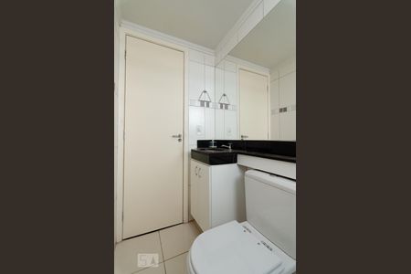 Banheiro de apartamento à venda com 2 quartos, 52m² em Jardim Nova Europa, Campinas