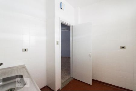 Cozinha de apartamento para alugar com 1 quarto, 37m² em República, São Paulo