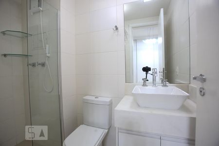 Banheiro de kitnet/studio à venda com 1 quarto, 45m² em Indianópolis, São Paulo