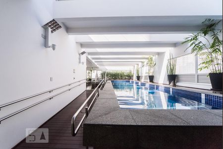 Piscina de kitnet/studio à venda com 1 quarto, 45m² em Indianópolis, São Paulo