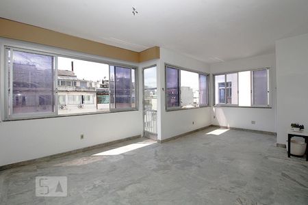 Apartamento à venda com 150m², 3 quartos e 1 vagaSala.