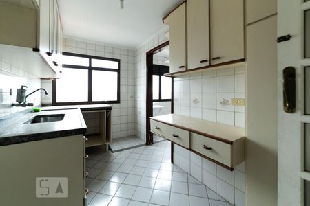 Cozinha de apartamento à venda com 3 quartos, 156m² em Vila São Paulo, São Paulo