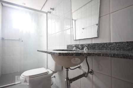 Banheiro de apartamento à venda com 3 quartos, 109m² em Vila Suzana, São Paulo