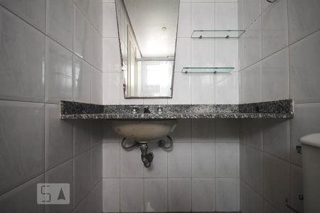 Banheiro suíte de apartamento à venda com 3 quartos, 109m² em Vila Suzana, São Paulo