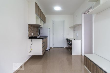 Sala de kitnet/studio para alugar com 1 quarto, 39m² em Barra Funda, São Paulo