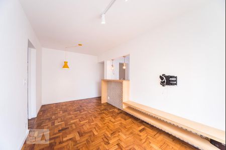 Sala de apartamento para alugar com 2 quartos, 58m² em Vila Uberabinha, São Paulo