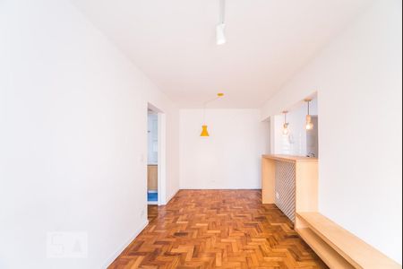 Sala de apartamento para alugar com 2 quartos, 58m² em Vila Uberabinha, São Paulo