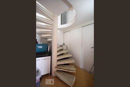 Escada de apartamento à venda com 2 quartos, 147m² em Vila Andrade, São Paulo