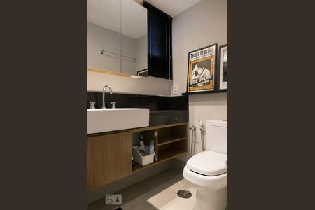 Banheiro de apartamento para alugar com 2 quartos, 70m² em Santa Cecília, São Paulo