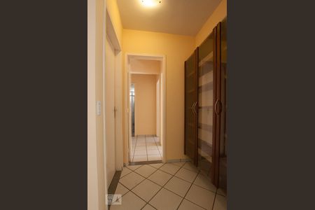 Corredor de apartamento para alugar com 3 quartos, 88m² em Setor Bueno, Goiânia