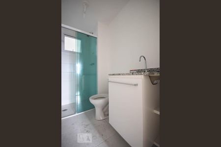 Banheiro de apartamento à venda com 3 quartos, 70m² em Vila Suzana, São Paulo