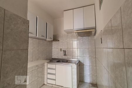 Cozinha de apartamento para alugar com 2 quartos, 25m² em Cidade Jardim, Belo Horizonte