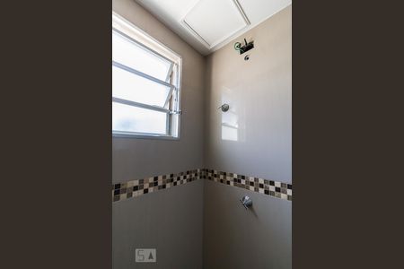 Banheiro de apartamento para alugar com 2 quartos, 47m² em Centro, Guarulhos