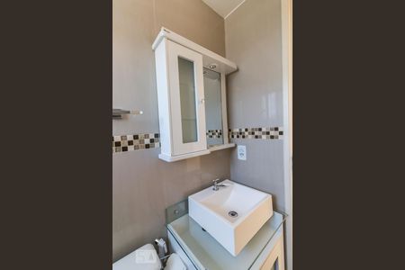 Banheiro de apartamento para alugar com 2 quartos, 47m² em Centro, Guarulhos