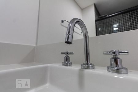 Banheiro - Quarto de kitnet/studio para alugar com 1 quarto, 62m² em Cidade Monções, São Paulo