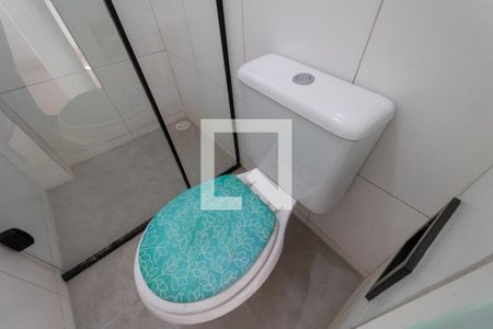 Banheiro de kitnet/studio para alugar com 1 quarto, 20m² em Jardim Independência, São Paulo