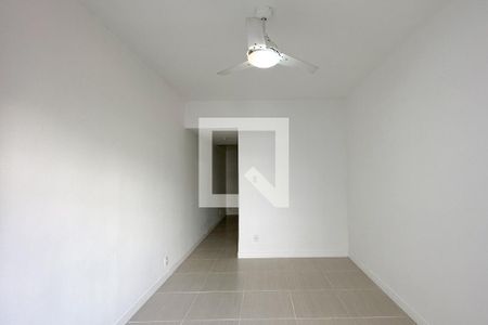 Sala de kitnet/studio à venda com 1 quarto, 31m² em Copacabana, Rio de Janeiro