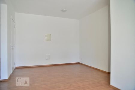 Sala  de apartamento à venda com 2 quartos, 69m² em Empresarial 18 do Forte, Barueri