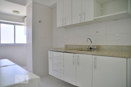 Cozinha de apartamento à venda com 2 quartos, 69m² em Empresarial 18 do Forte, Barueri