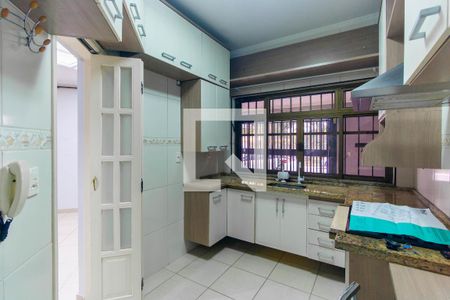 Cozinha de casa para alugar com 3 quartos, 130m² em Jardim Avelino, São Paulo