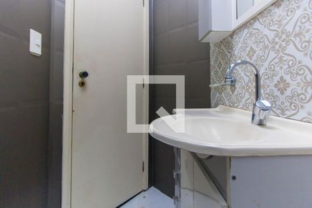 Lavabo de casa para alugar com 3 quartos, 130m² em Jardim Avelino, São Paulo