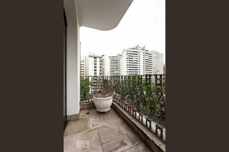 Varanda de apartamento à venda com 4 quartos, 250m² em Vila Uberabinha, São Paulo