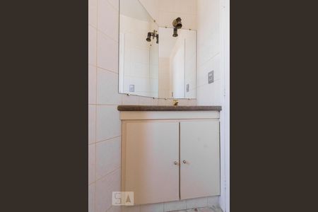 Banheiro de apartamento para alugar com 3 quartos, 90m² em Carlos Prates, Belo Horizonte