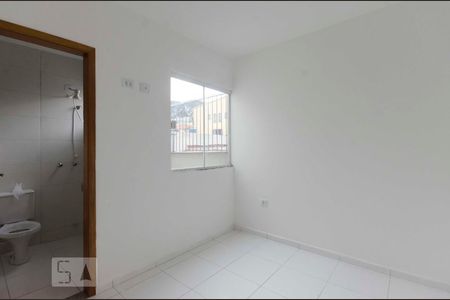 Suíte 1 de casa de condomínio para alugar com 2 quartos, 67m² em Vila Nivi, São Paulo