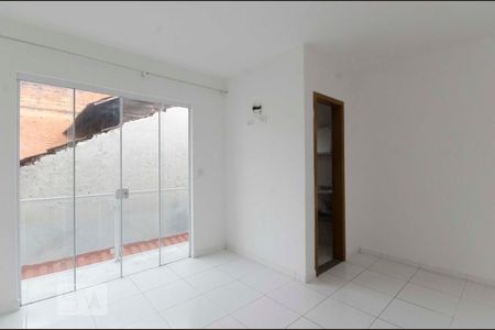 Suíte 2 de casa de condomínio para alugar com 2 quartos, 67m² em Vila Nivi, São Paulo