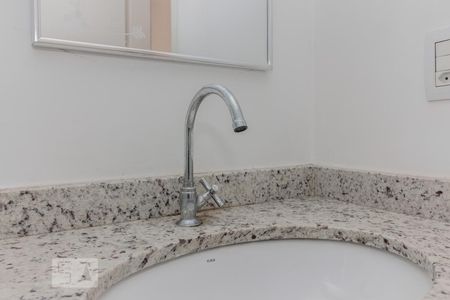 Banheiro de apartamento à venda com 3 quartos, 65m² em Umuarama, Osasco